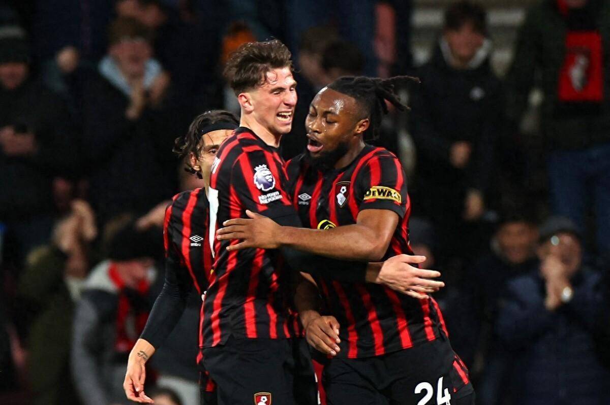 包含伯恩茅斯客场得胜，实现联赛三连胜的词条