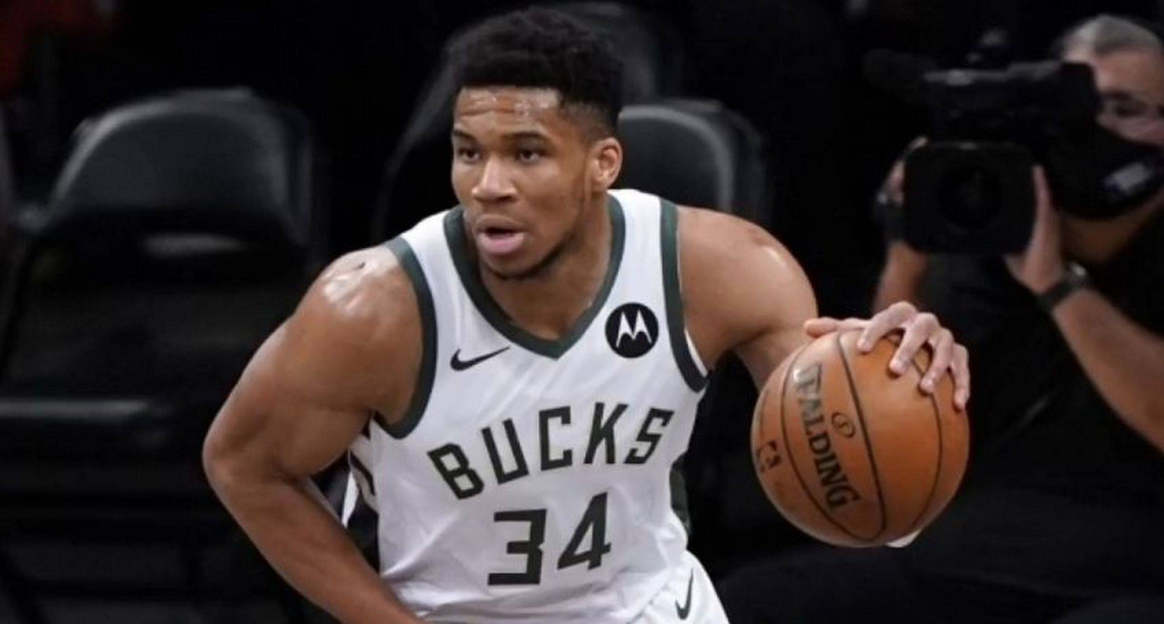 唐斯复出首战，字母哥状态火爆，步行者成为焦点！的简单介绍